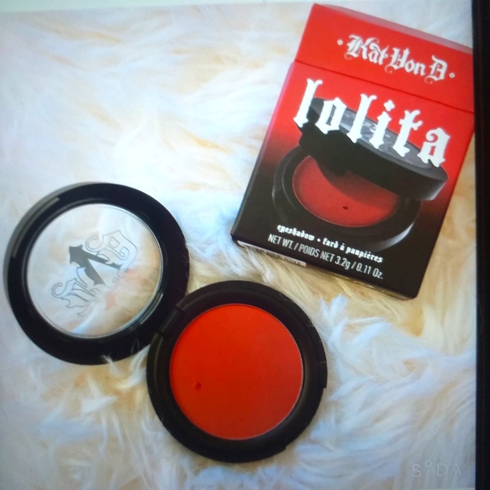 KAT VON D KVD BEAUTY Lolita Eyeshadow and Blush limited edition